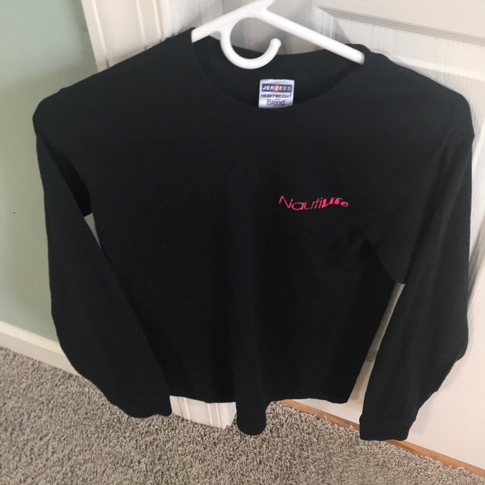 Black t shirt
